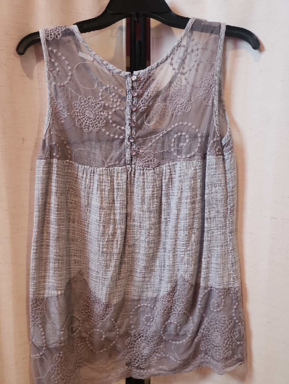 Blue Bird Light Gray Embroidered Sleeveless Tank Top - Picture 2 of 4
